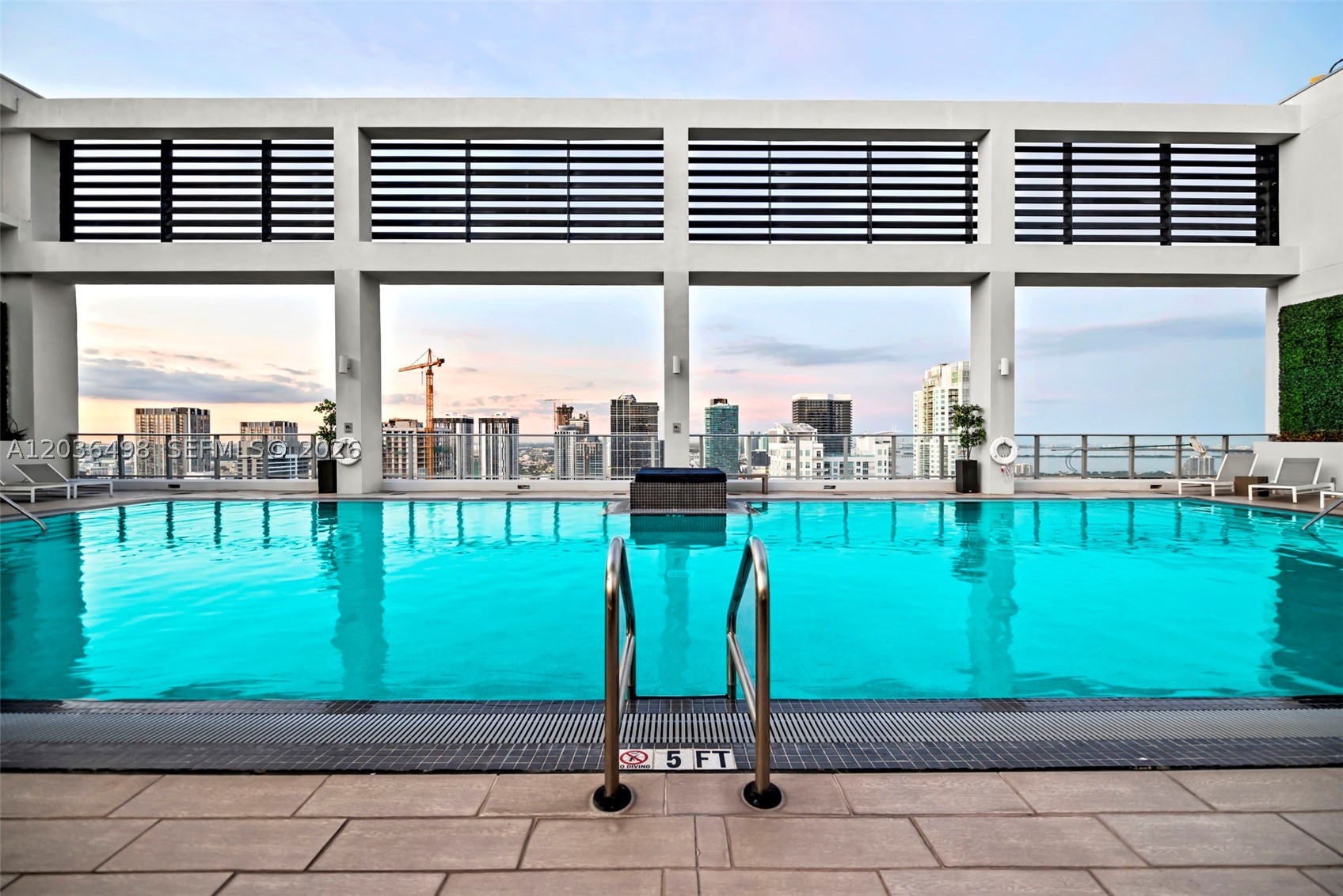 CENTRO CONDO - Residential