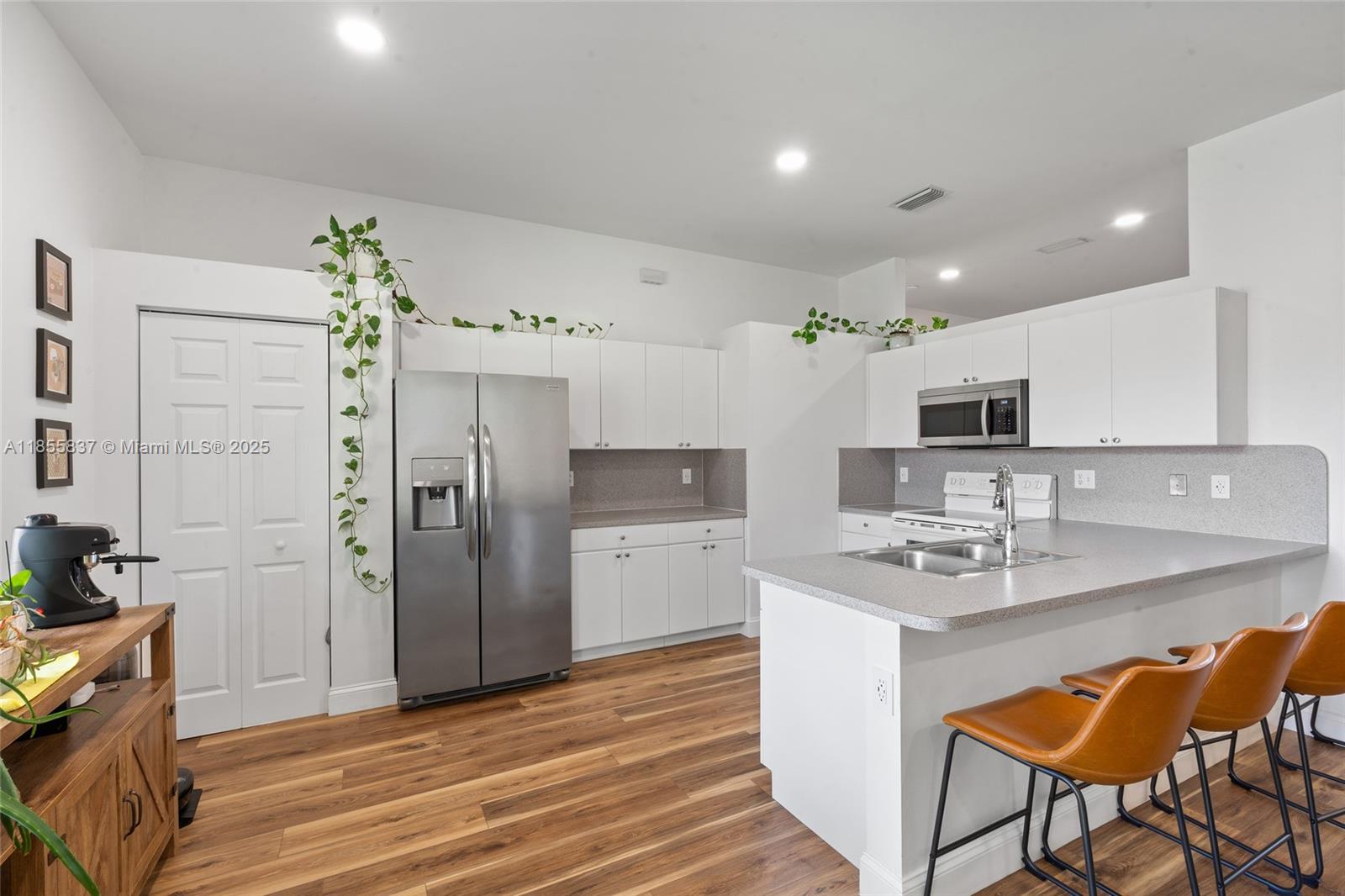 DUNWOODIE AT KEYS GATE - Residential