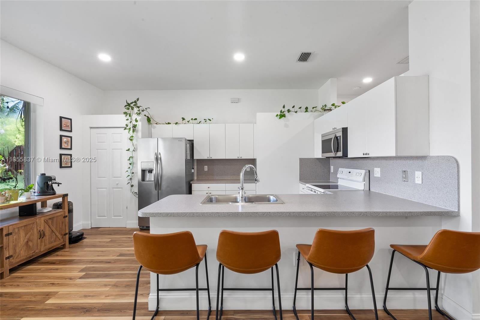 DUNWOODIE AT KEYS GATE - Residential