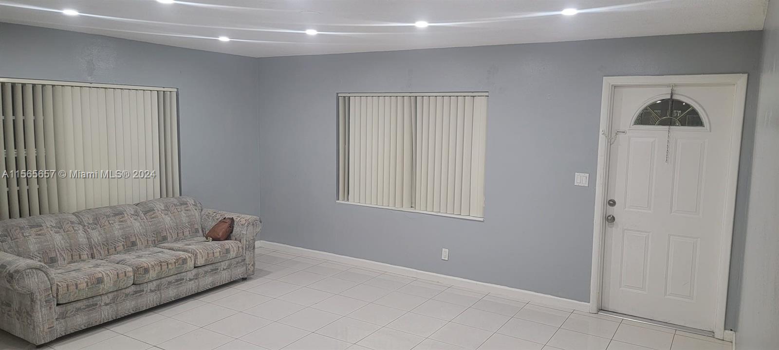 HOLLYWOOD TERRACE - Residential Lease