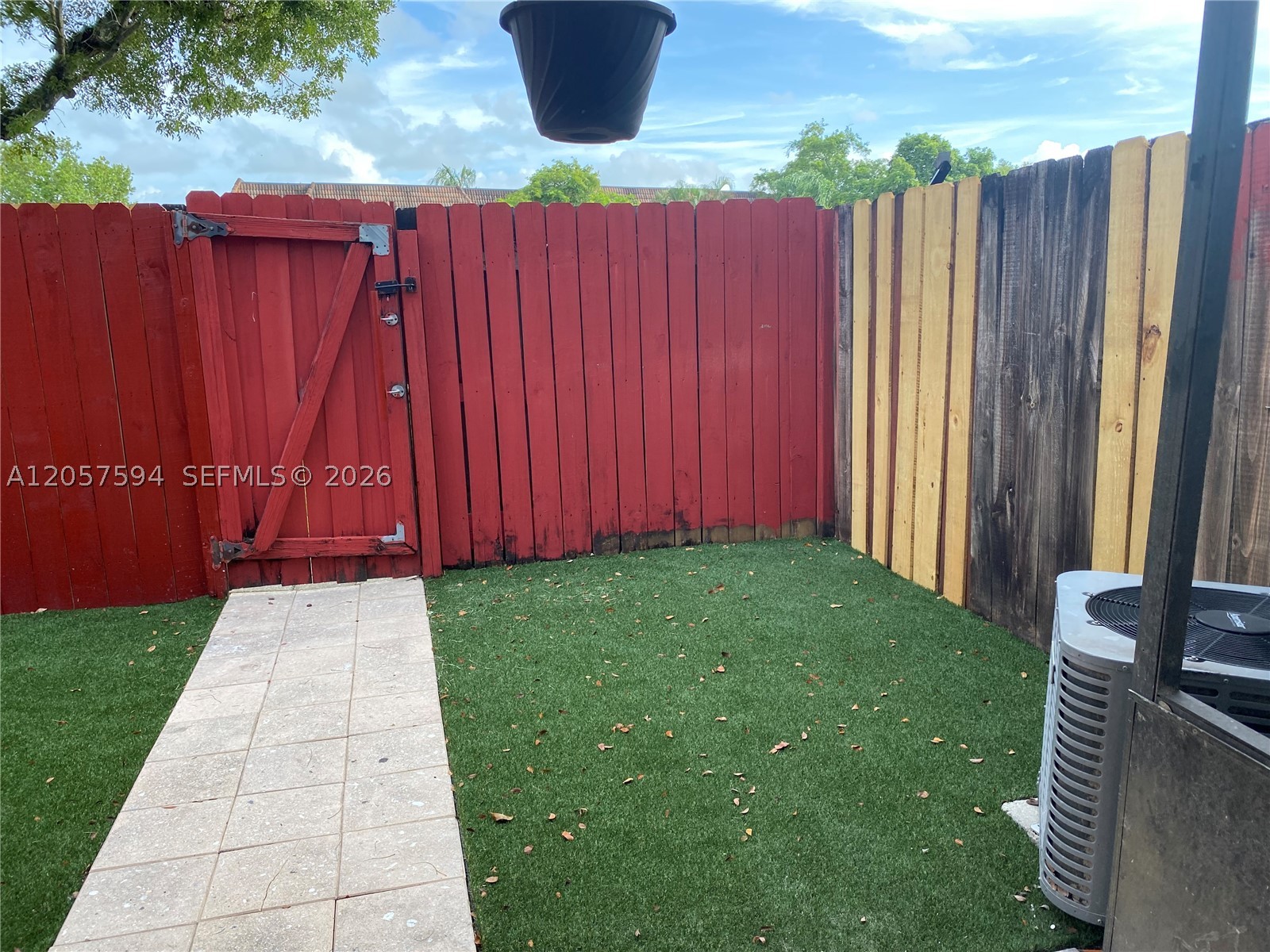 PEMBROKE POINTE SECTION T - Residential