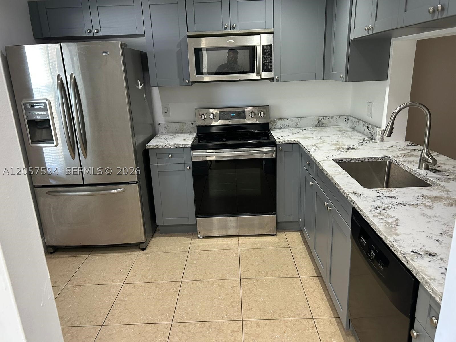 PEMBROKE POINTE SECTION T - Residential