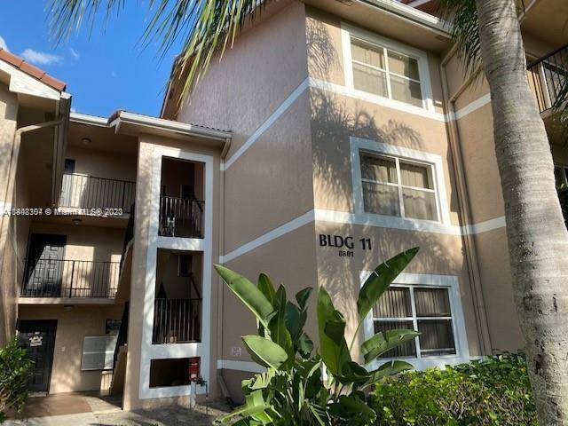 BRIGHT 2 BEDROOM 2 BATH CONDO IN VERY DESIRABLE EDGEWATER COMPLEX IN THE HEART OF CORAL SPRING. HIGH CEILING IN THE LIVING/DINING ROOM, WASHER AND DRYER IN UNIT, LAMINATED FLOOR THROUGHOUT, UPDATED BATHROOMS. CLOSE TO SHOPPING AND DINING. COMMUNITY OFFERS MANY AMENITIES: CLUB HOUSE WITH SPA AND HOT TUB, GYM, 2 HEATED POOLS, TENNIS COURT & PLAYGROUND. MANAGEMENT ON SITE. EASY TO SHOW IT. VACANT