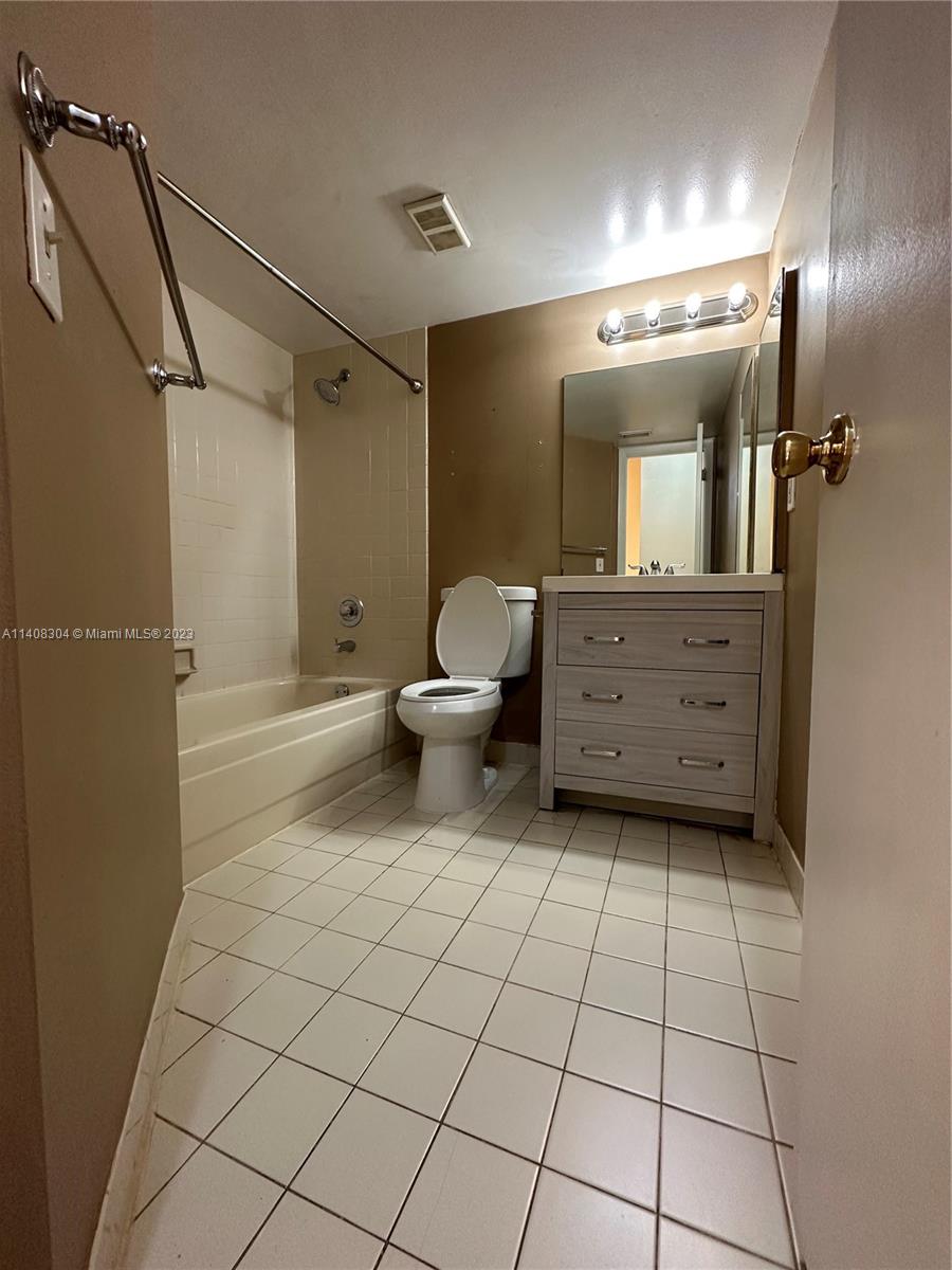 EDGEWATER CONDO - Residential Lease