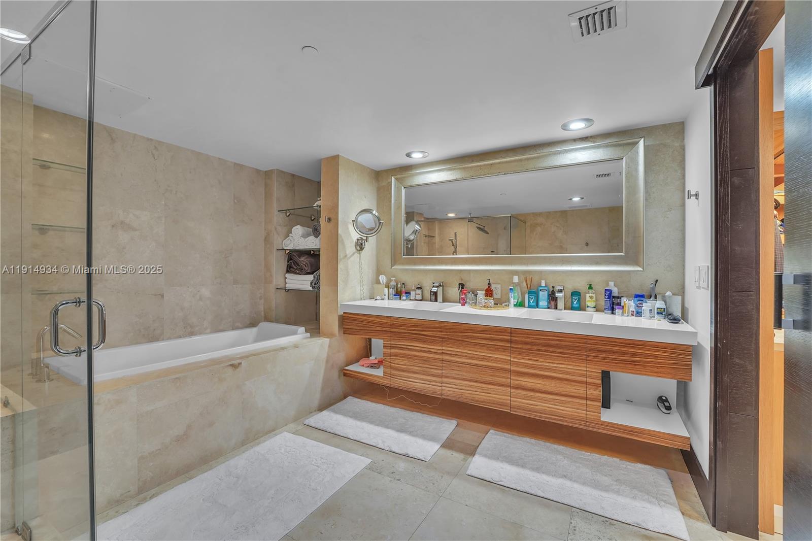 ICONBRICKELL CONDO NO 1 - Residential