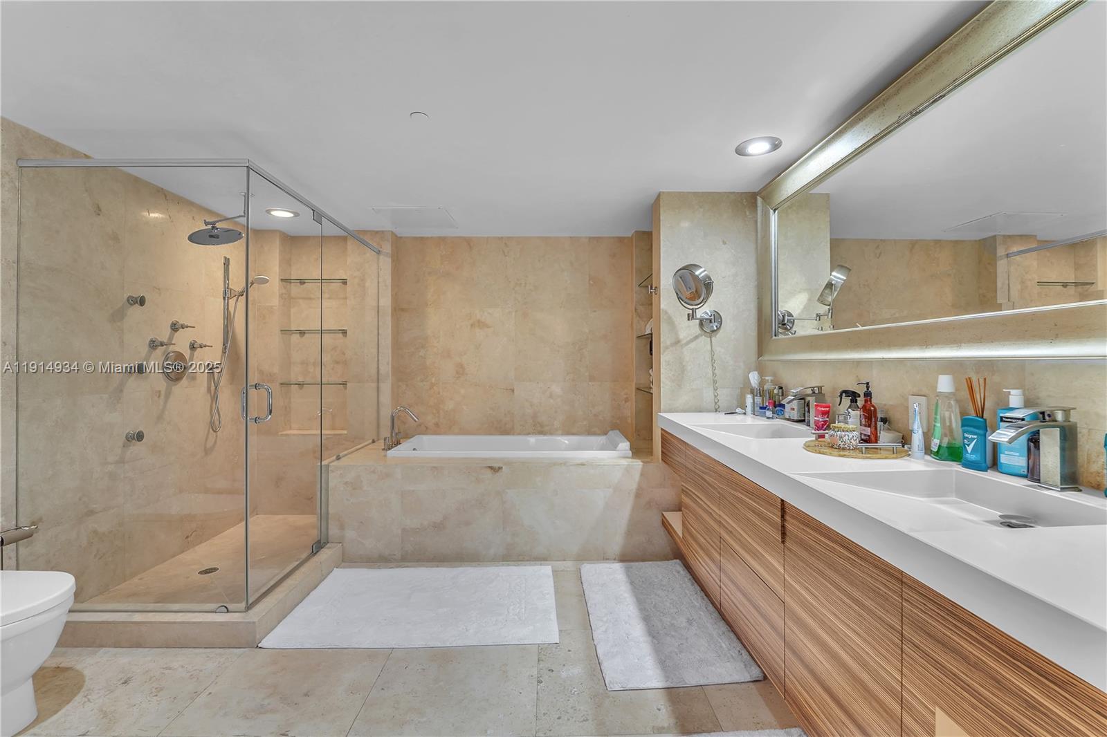 ICONBRICKELL CONDO NO 1 - Residential