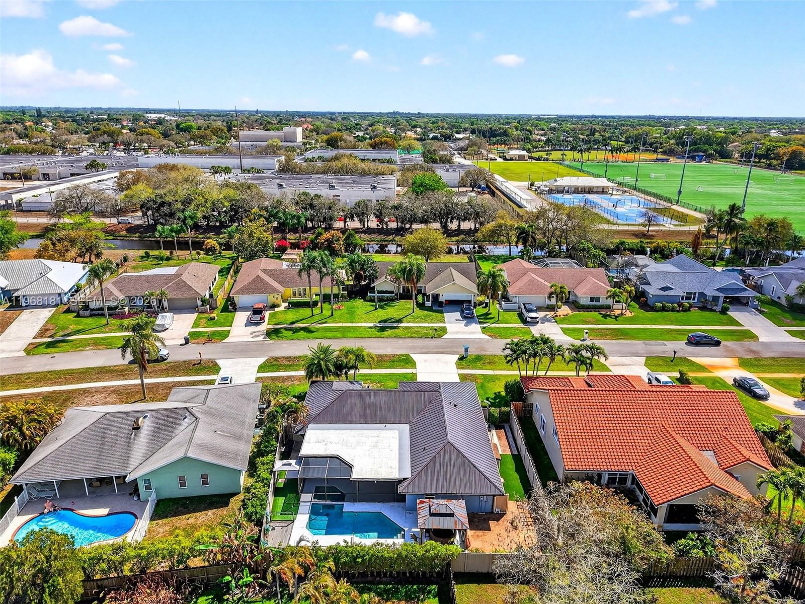 SUGAR POND MANOR OF WELLI - Residential