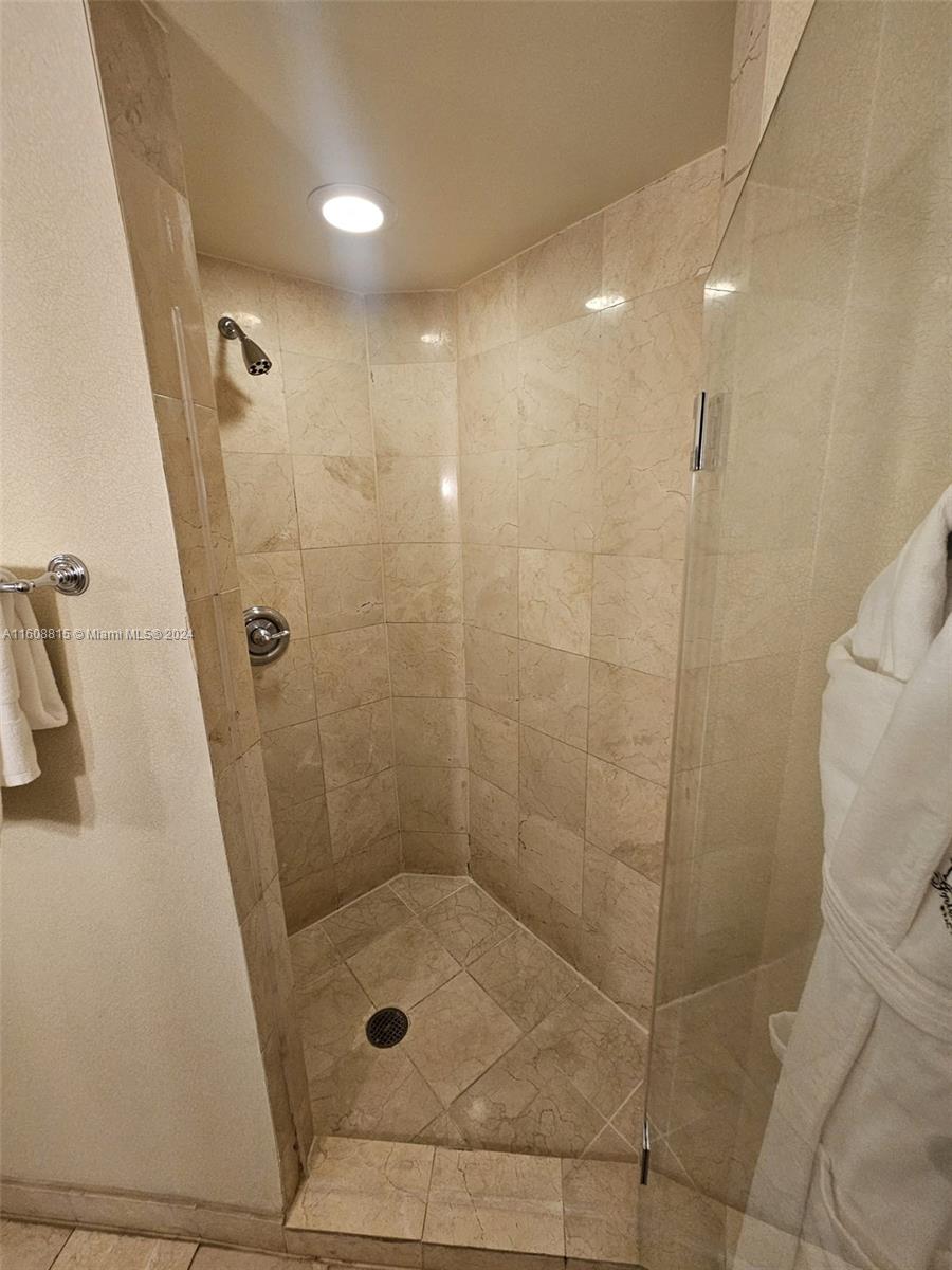 TRUMP INTERNATIONAL SONES - Residential