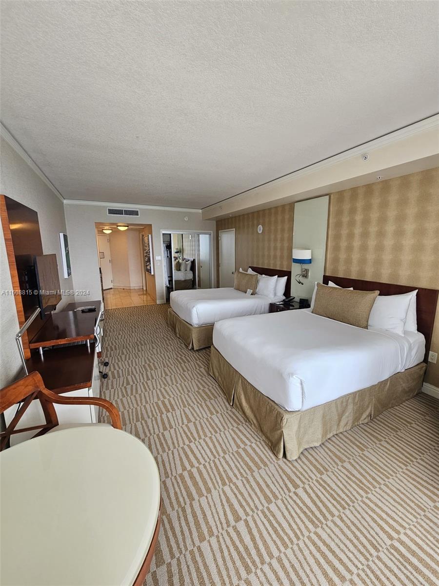 TRUMP INTERNATIONAL SONES - Residential