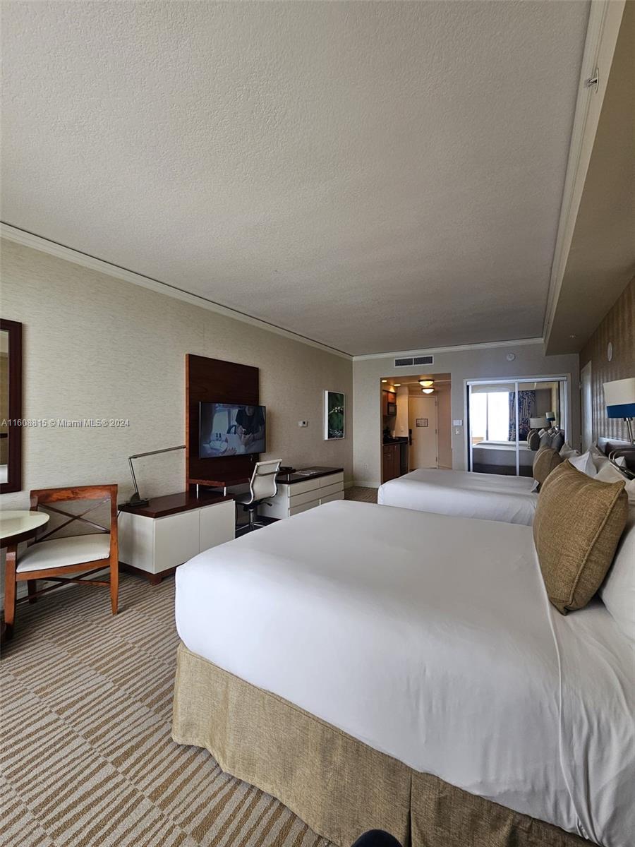 TRUMP INTERNATIONAL SONES - Residential
