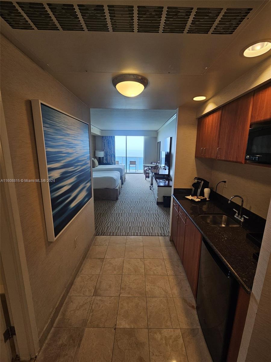 TRUMP INTERNATIONAL SONES - Residential