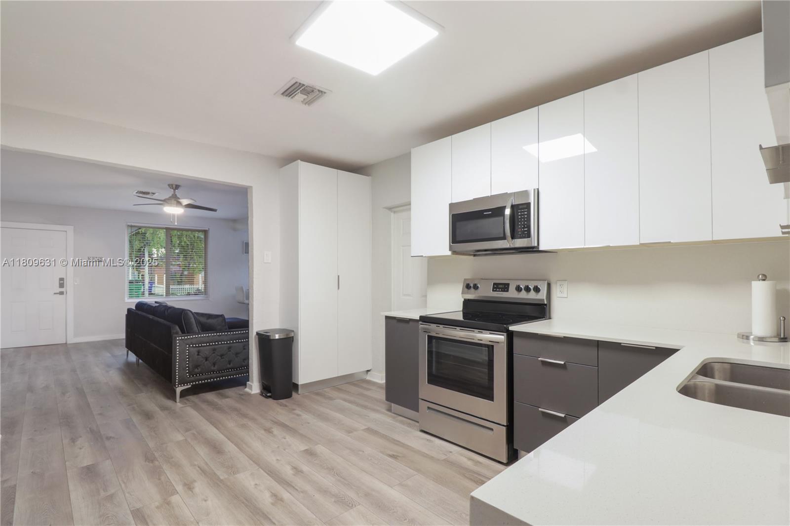 SUN LAND PARK - Residential