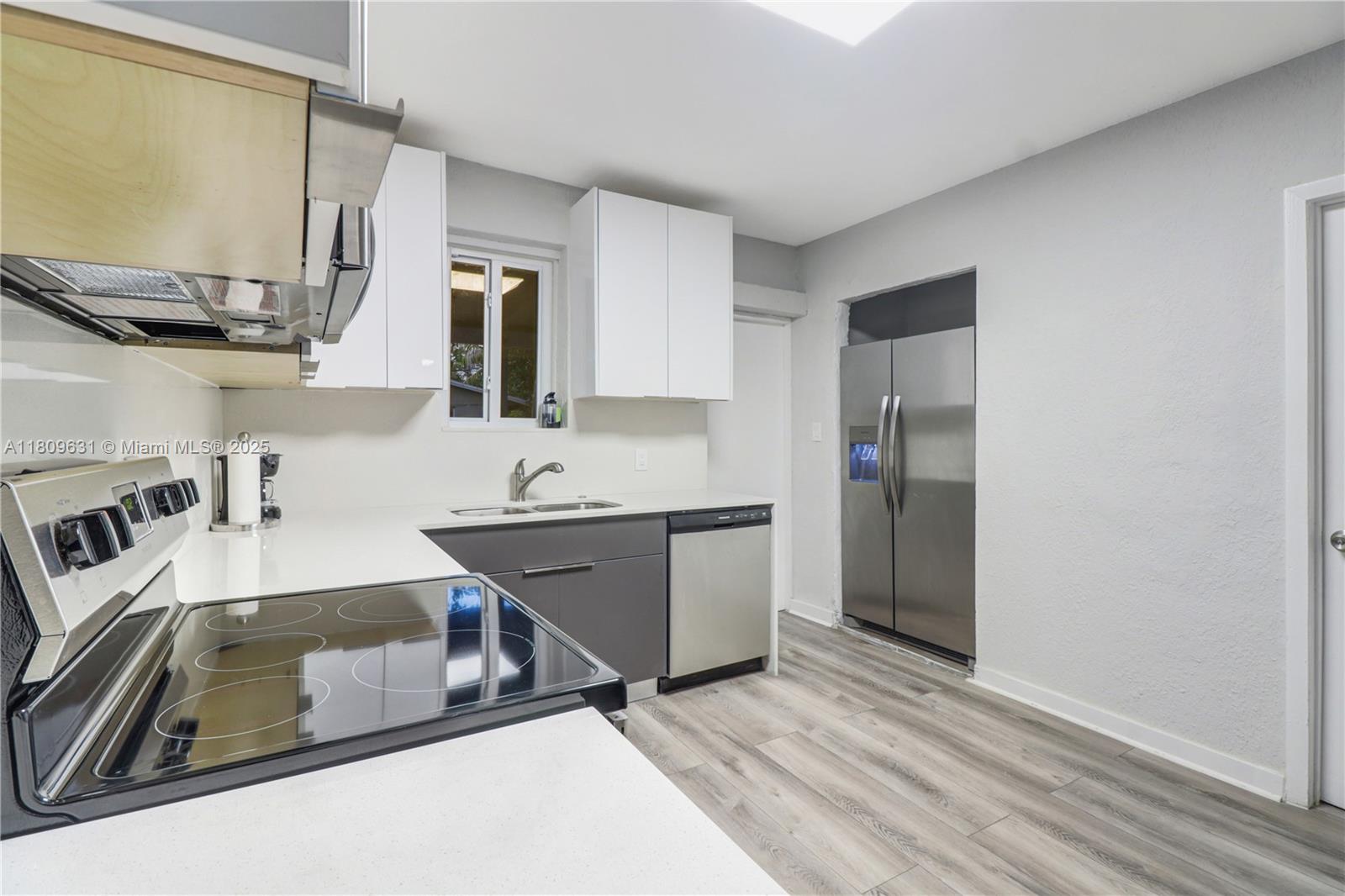 SUN LAND PARK - Residential