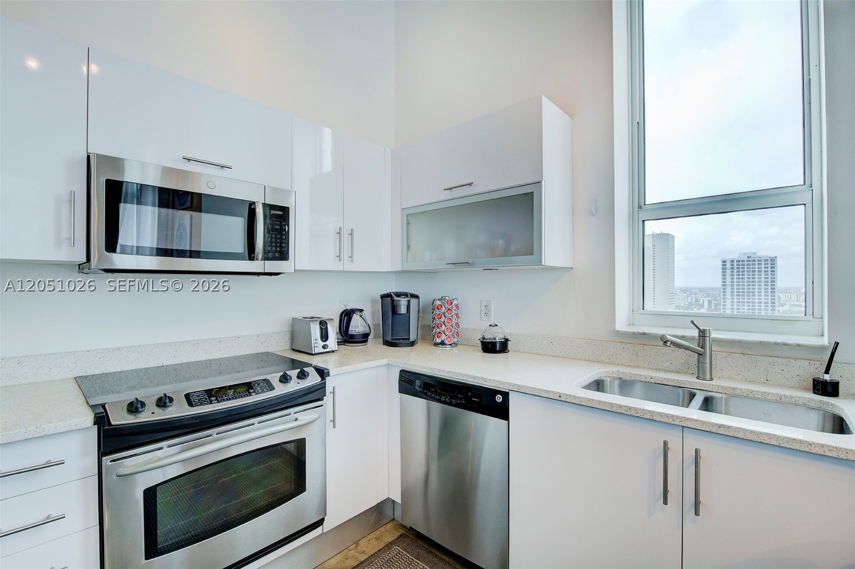 THE LOFT DOWNTOWN CONDO - Residential Lease