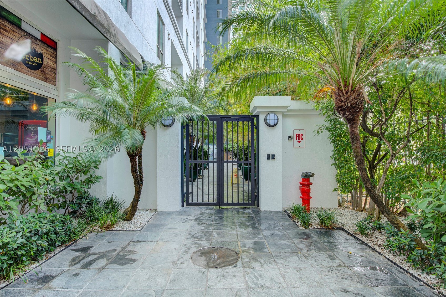 THE LOFT DOWNTOWN CONDO - Residential Lease