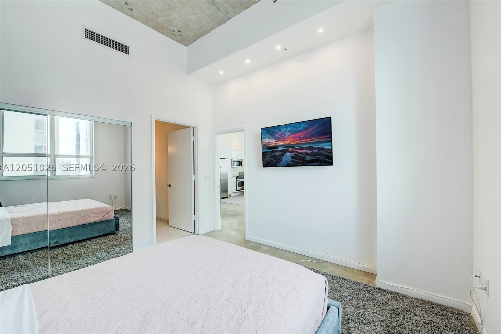 THE LOFT DOWNTOWN CONDO - Residential Lease