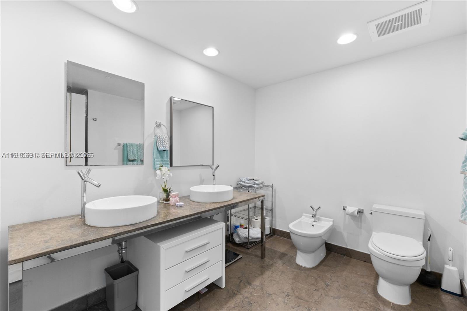 ICON BRICKELL NO TWO - Residential