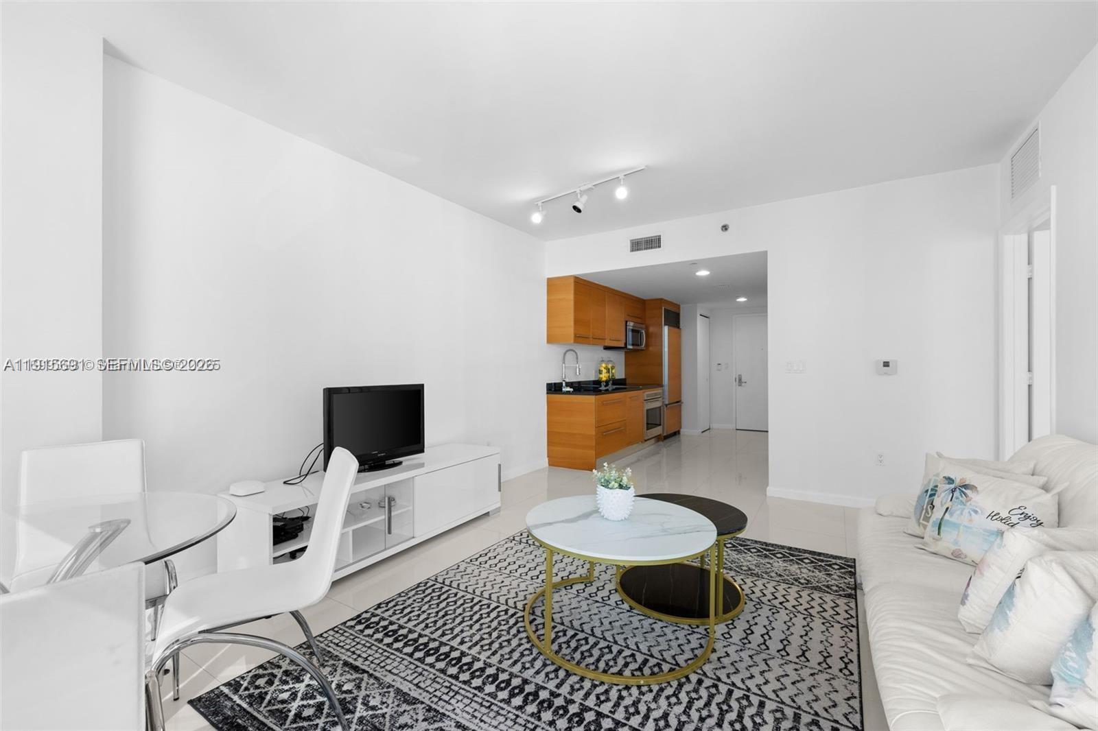 ICON BRICKELL NO TWO - Residential