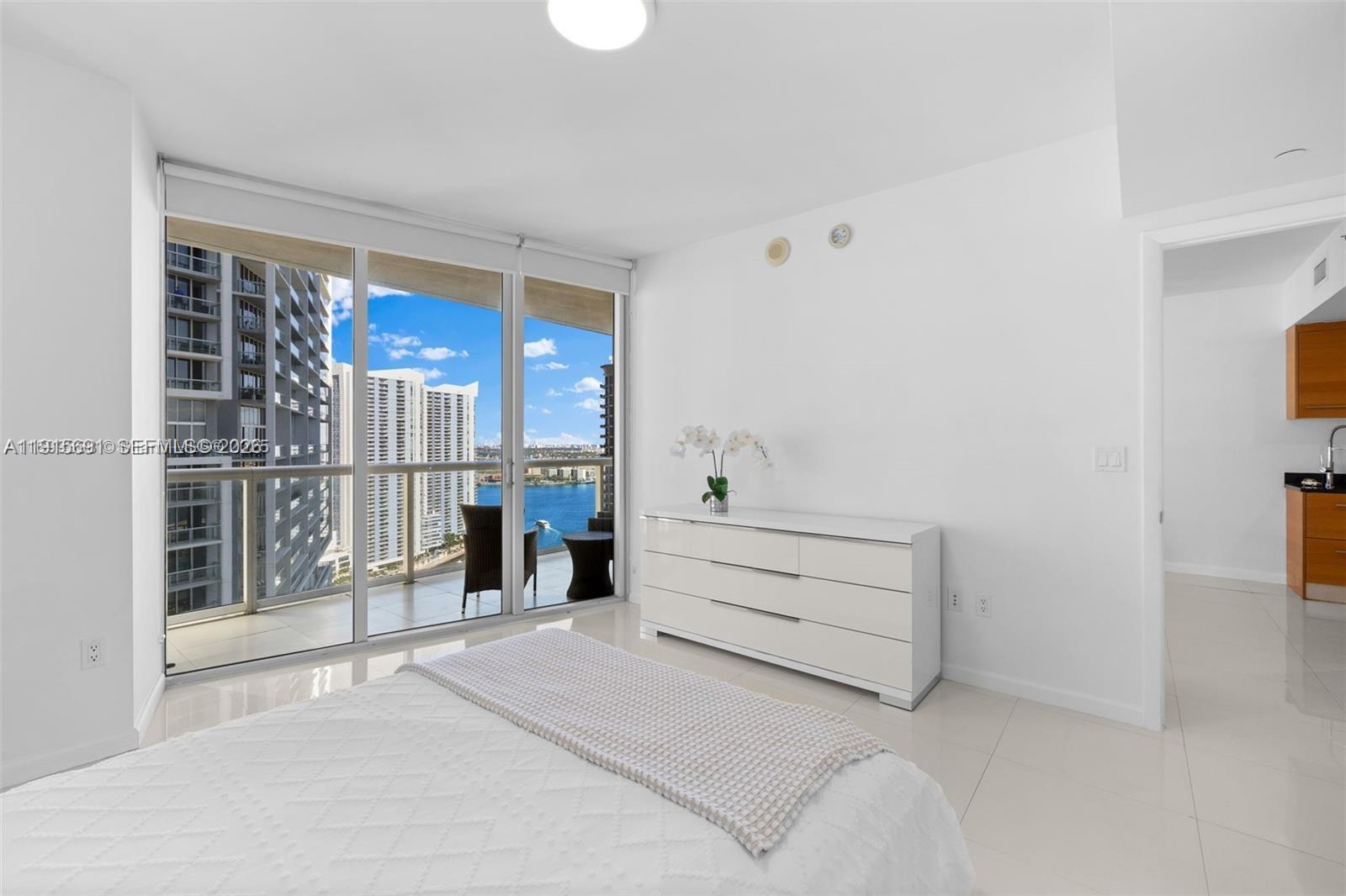 ICON BRICKELL NO TWO - Residential