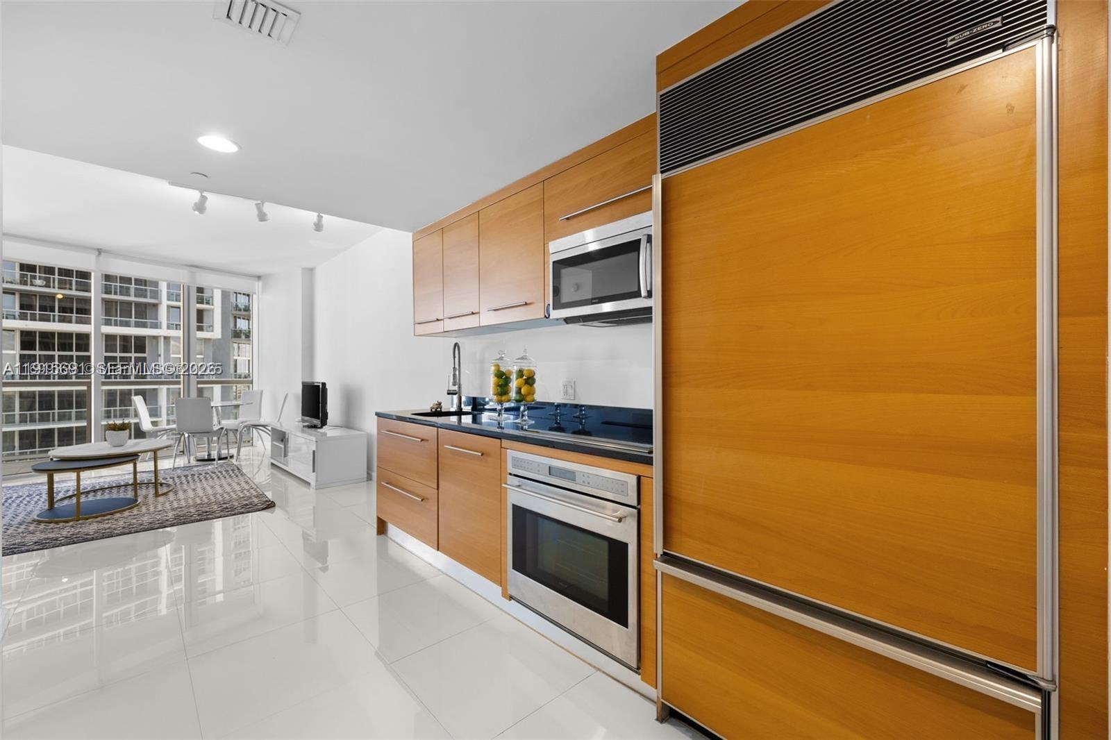 ICON BRICKELL NO TWO - Residential