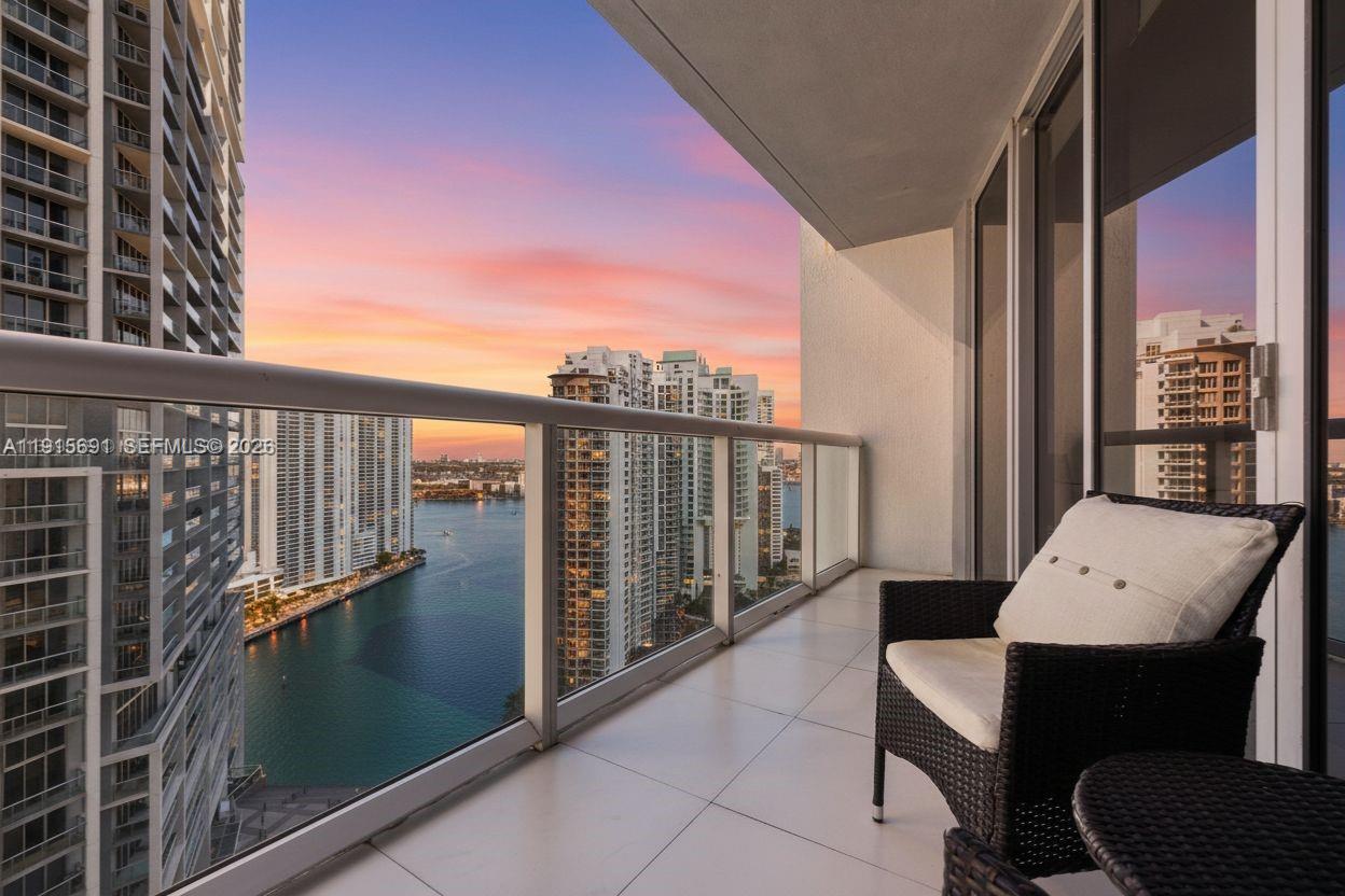 ICON BRICKELL NO TWO - Residential