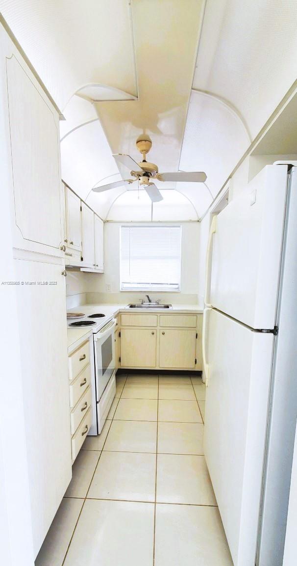 PARADISE BY THE SEA CONDO - Residential Lease
