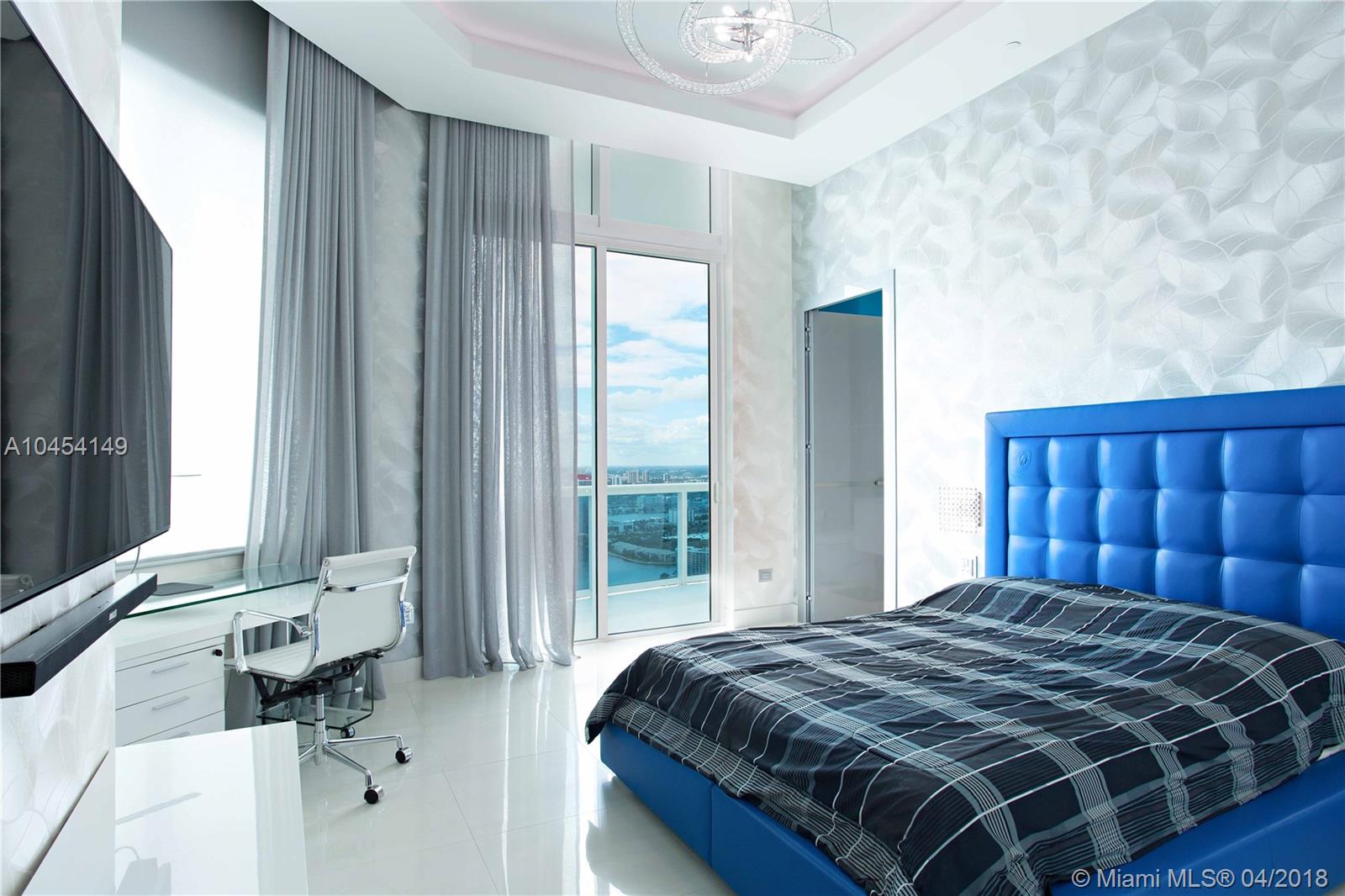 2711 HOLLYWOOD BEACH COND - Residential