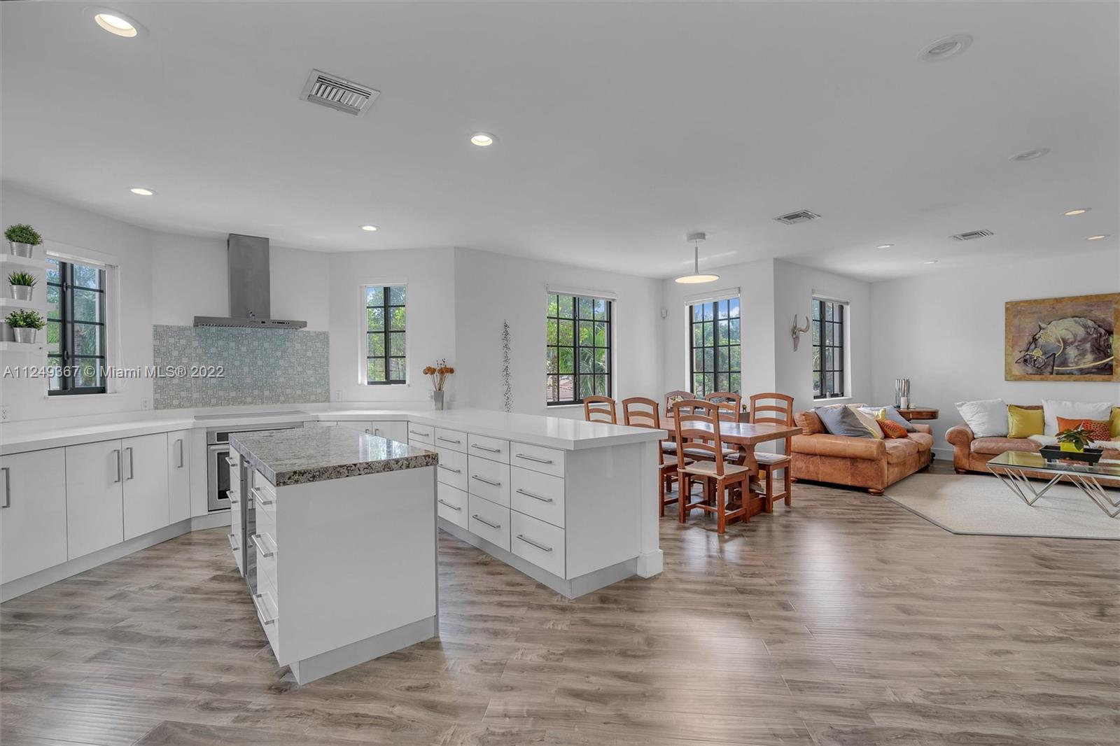 MARIPOSA POINTE AT WESTON - Residential