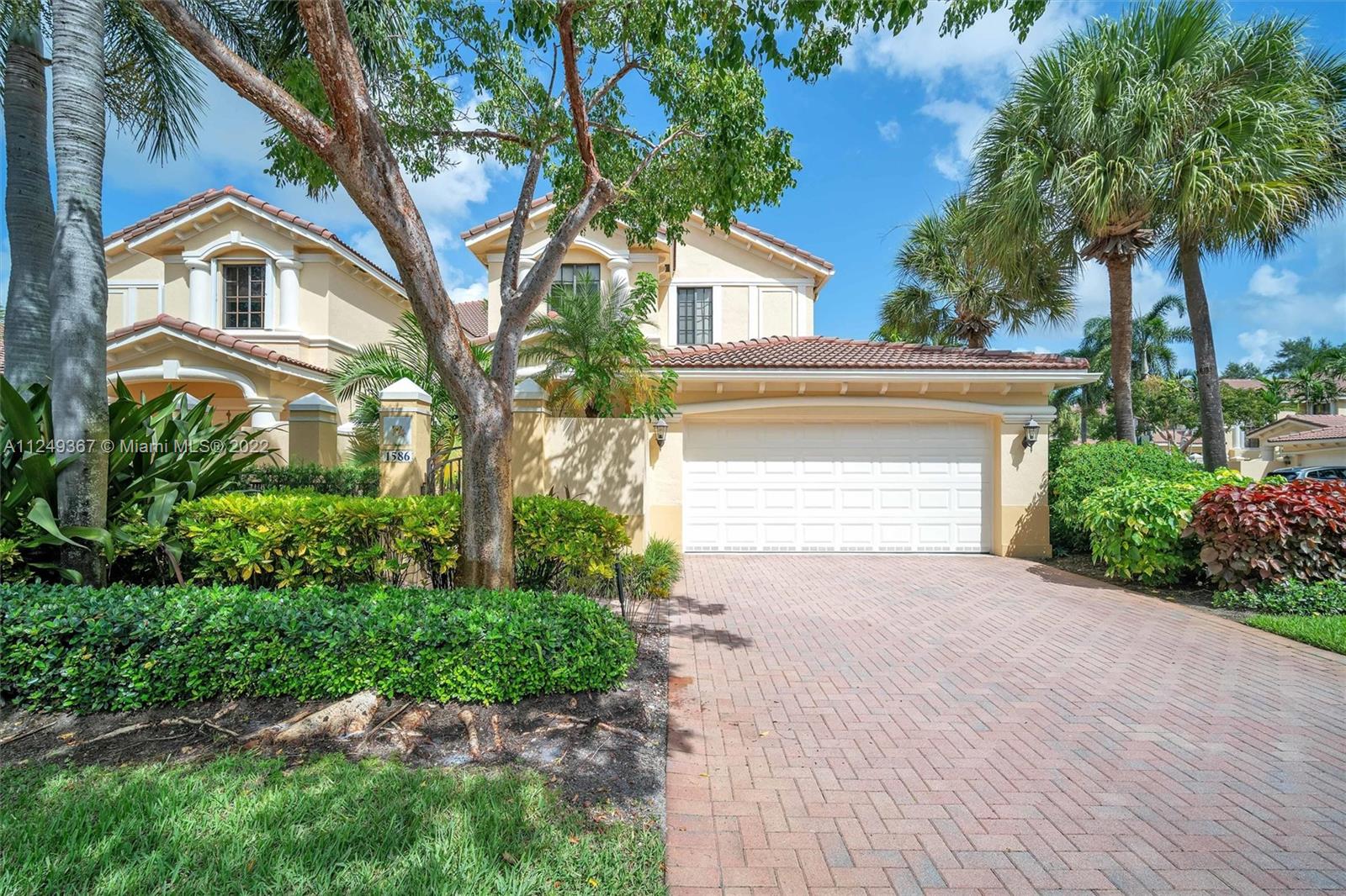 MARIPOSA POINTE AT WESTON - Residential