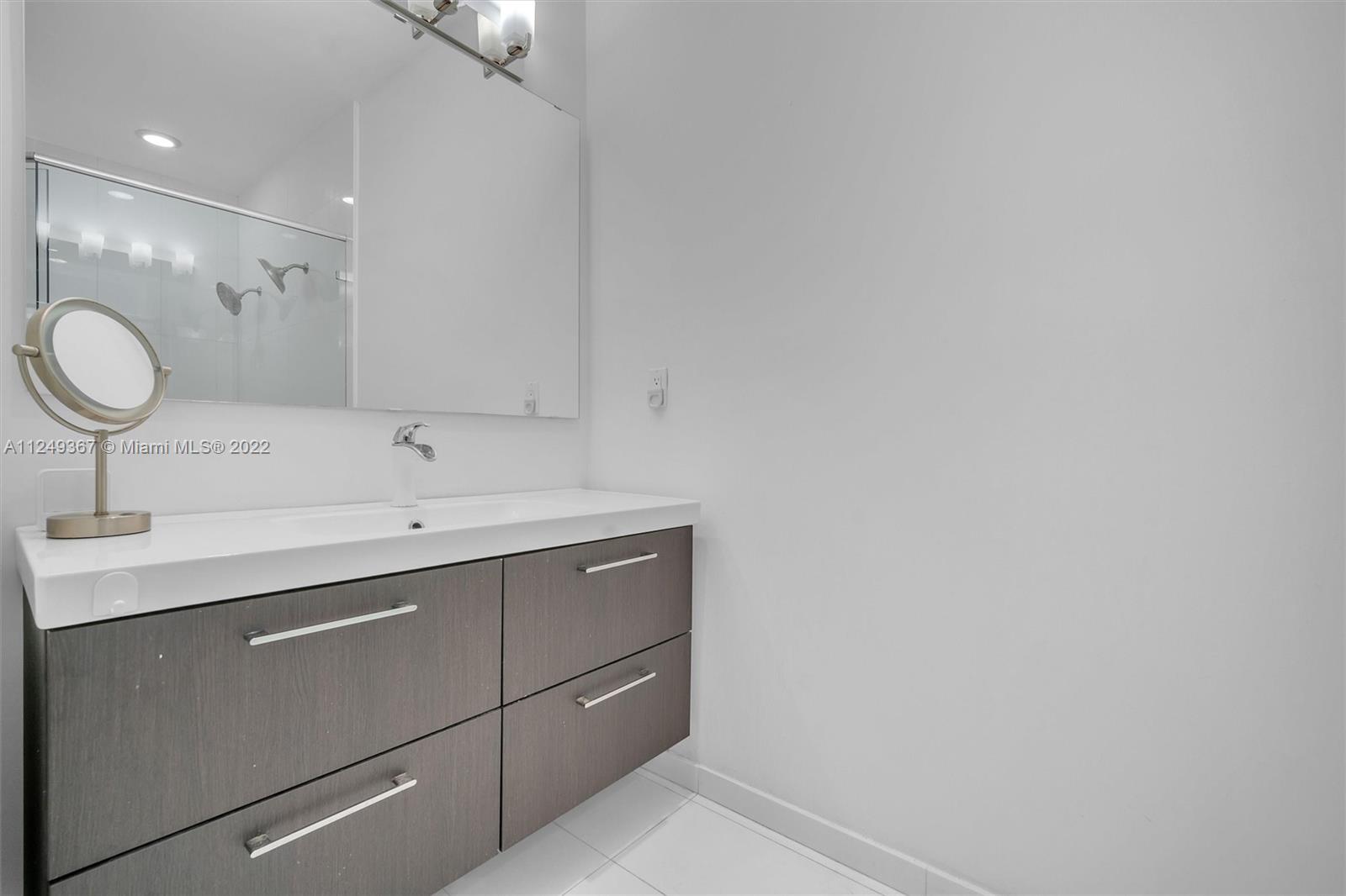 MARIPOSA POINTE AT WESTON - Residential