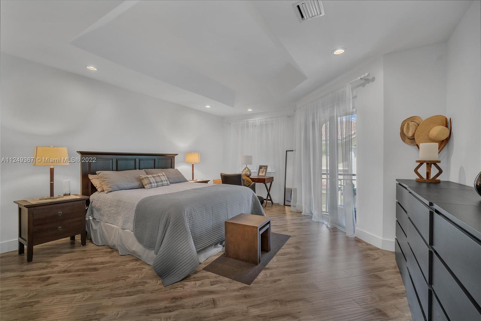 MARIPOSA POINTE AT WESTON - Residential