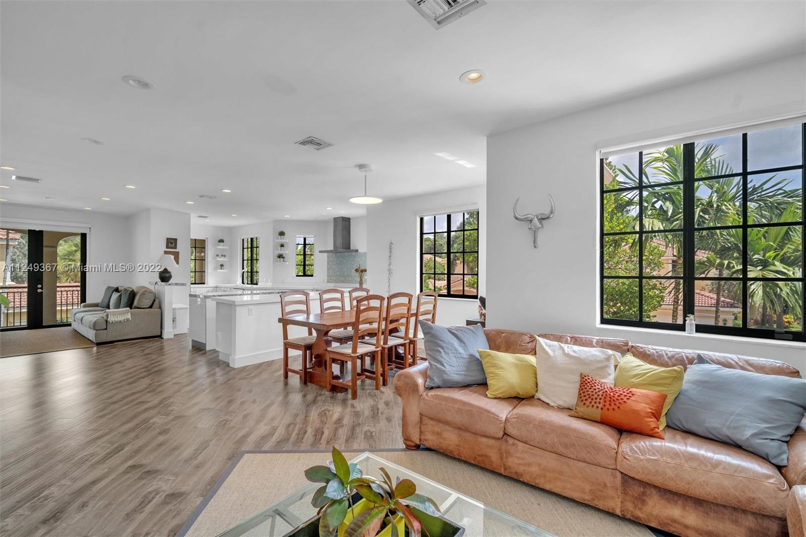MARIPOSA POINTE AT WESTON - Residential