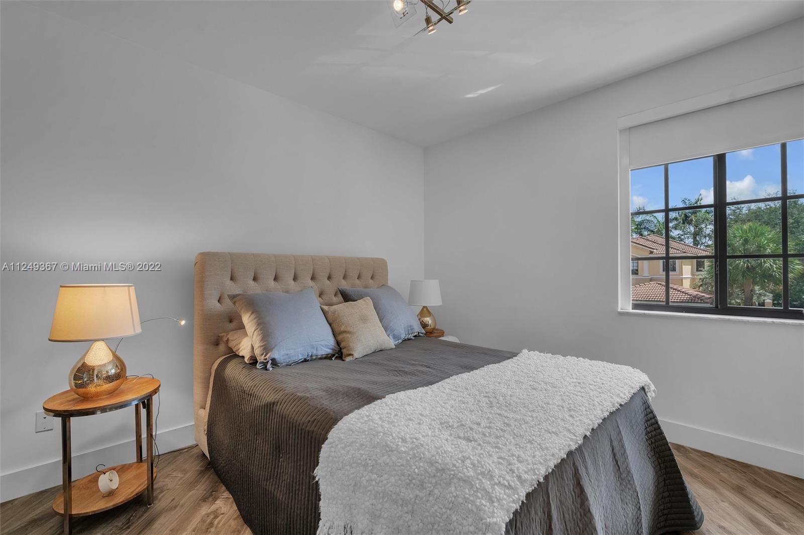 MARIPOSA POINTE AT WESTON - Residential