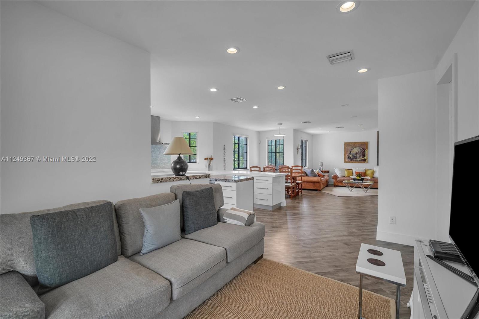 MARIPOSA POINTE AT WESTON - Residential