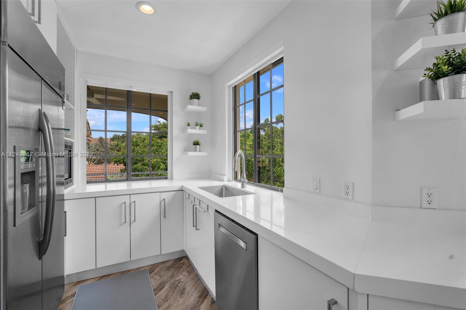 MARIPOSA POINTE AT WESTON - Residential