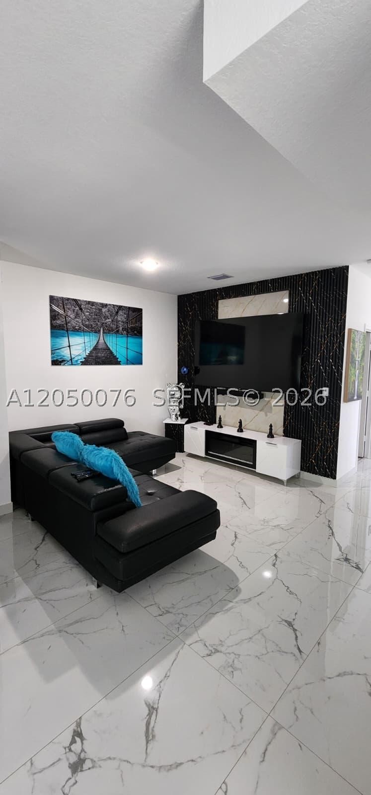 Beautiful and well-maintained townhouse in Homestead offering 3 bedrooms and 3 baths with a modern interior. washer and dryer in unit, property has many upgrades. Come a see this beauty today, your client wont be disappointed!