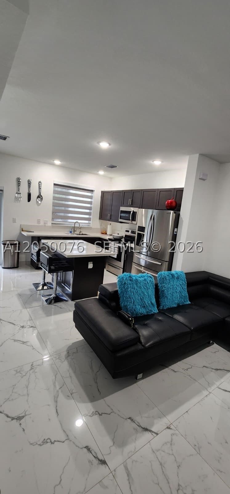 HOMESTEAD PARK OF COMMERC - Residential Lease