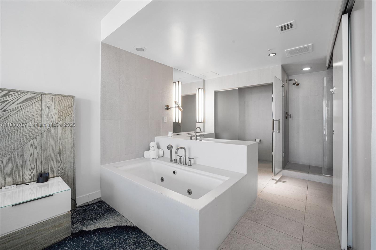 FORT LAUDERDALE RESIDENCE - Residential