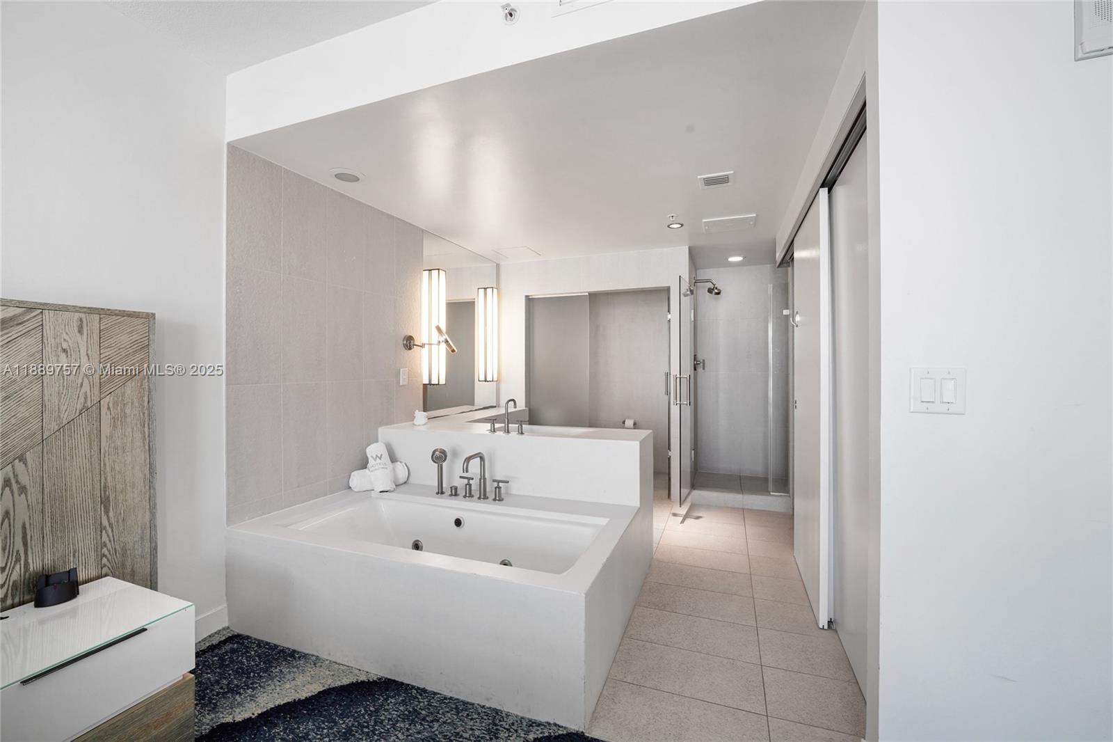 FORT LAUDERDALE RESIDENCE - Residential