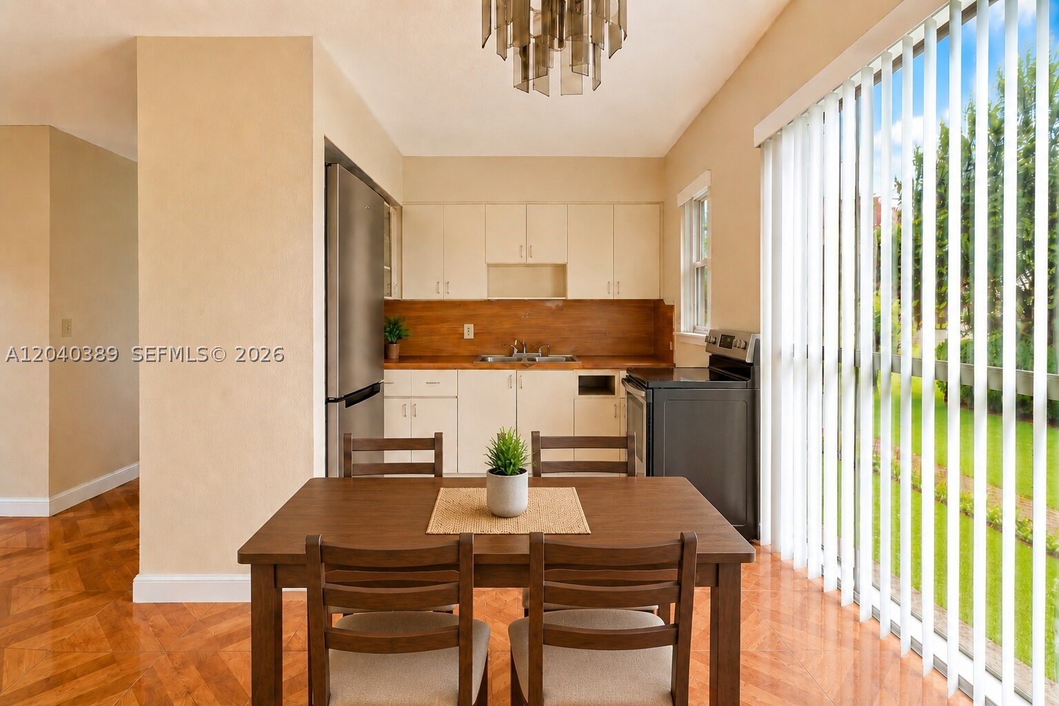 MYRTLE GROVE - Residential