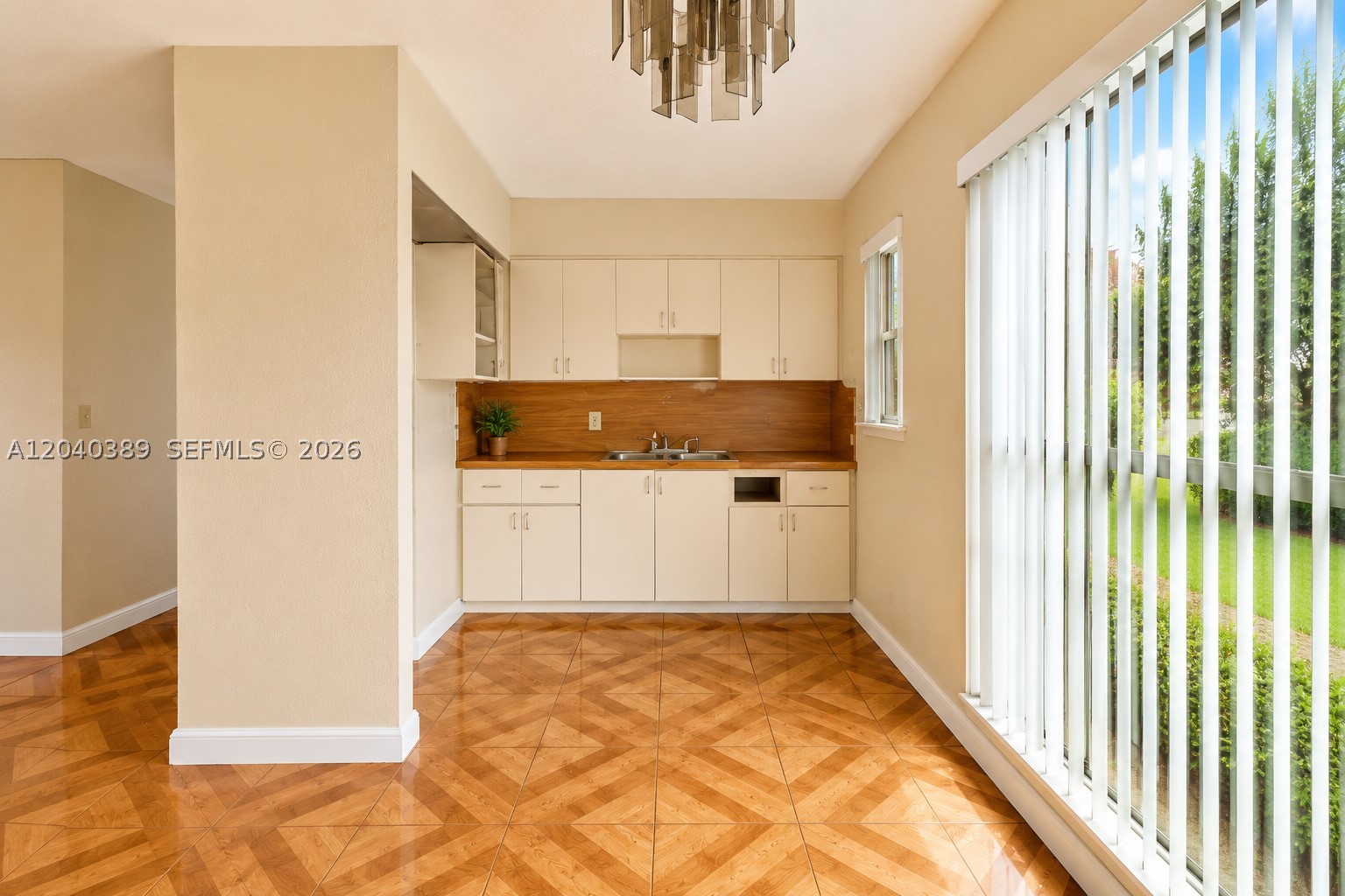 MYRTLE GROVE - Residential