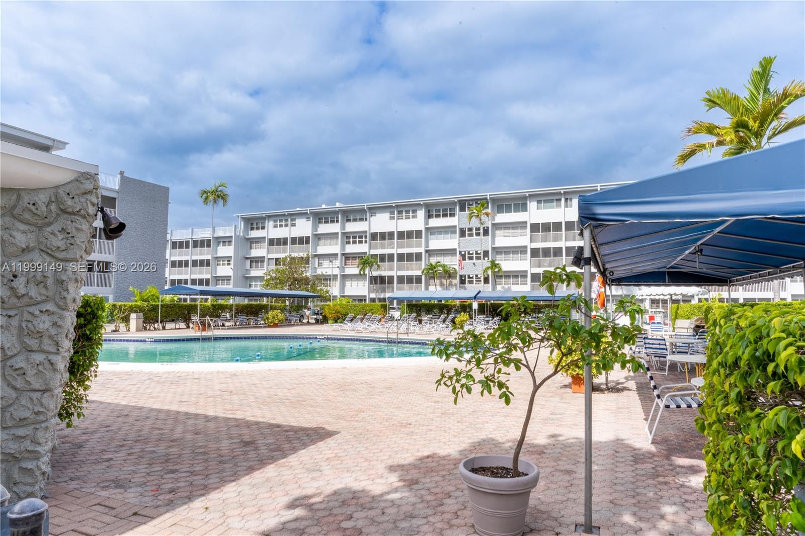 THIRD GULFSTREAM GARDEN - Residential
