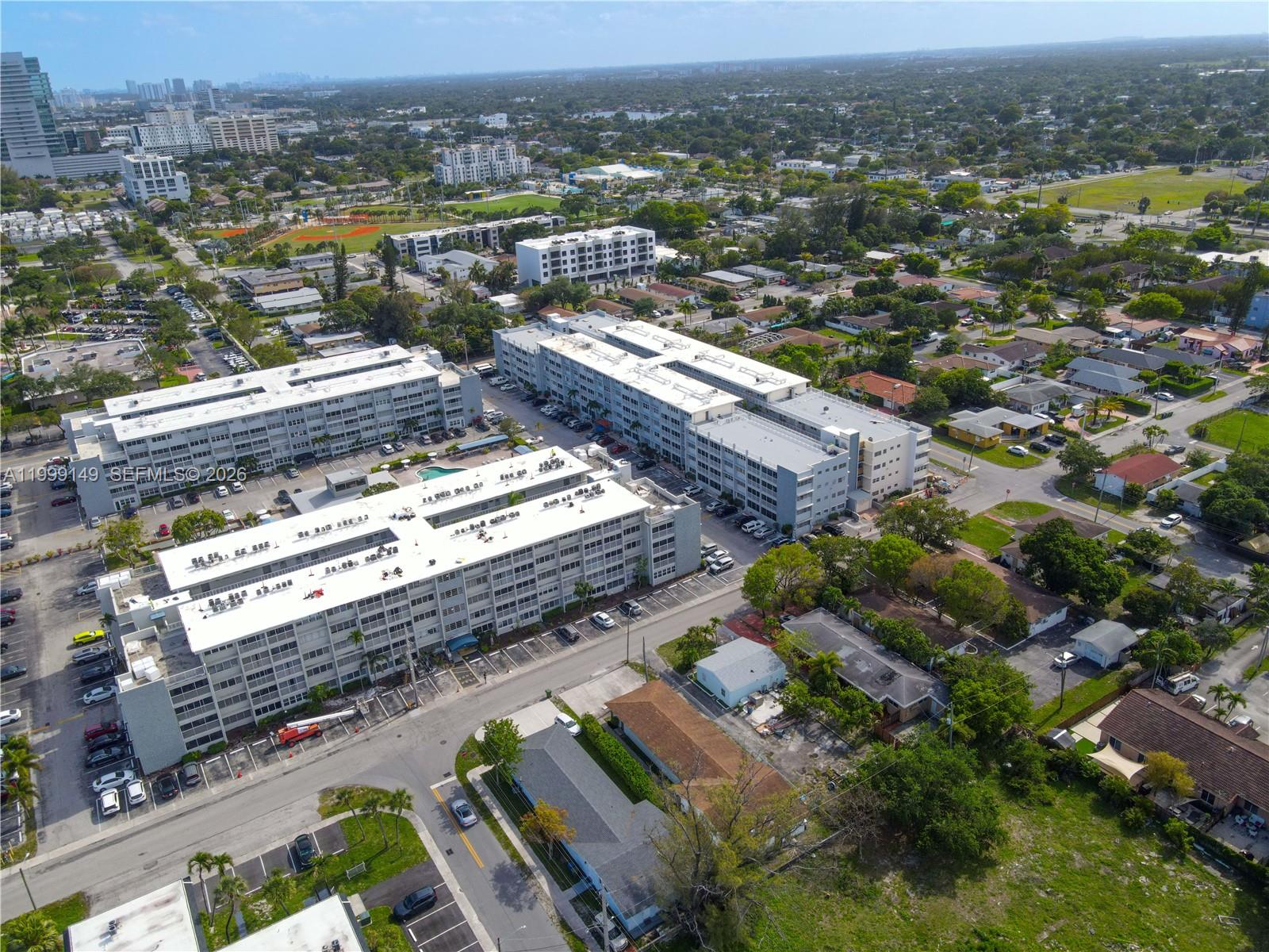 THIRD GULFSTREAM GARDEN - Residential