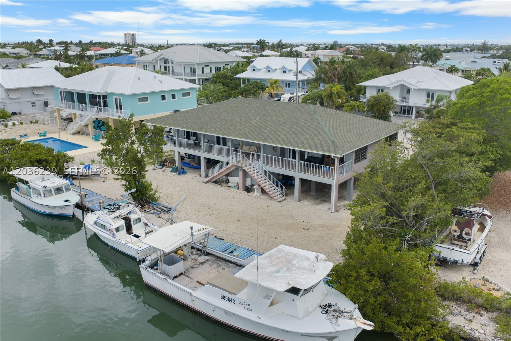 COCO PLUM BEACH - Residential