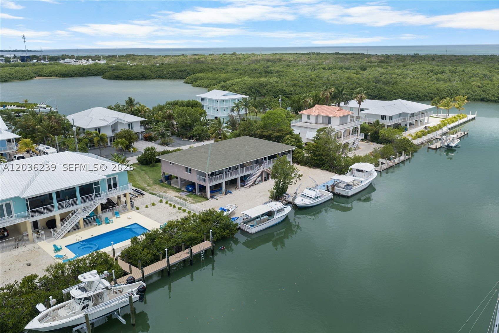 COCO PLUM BEACH - Residential