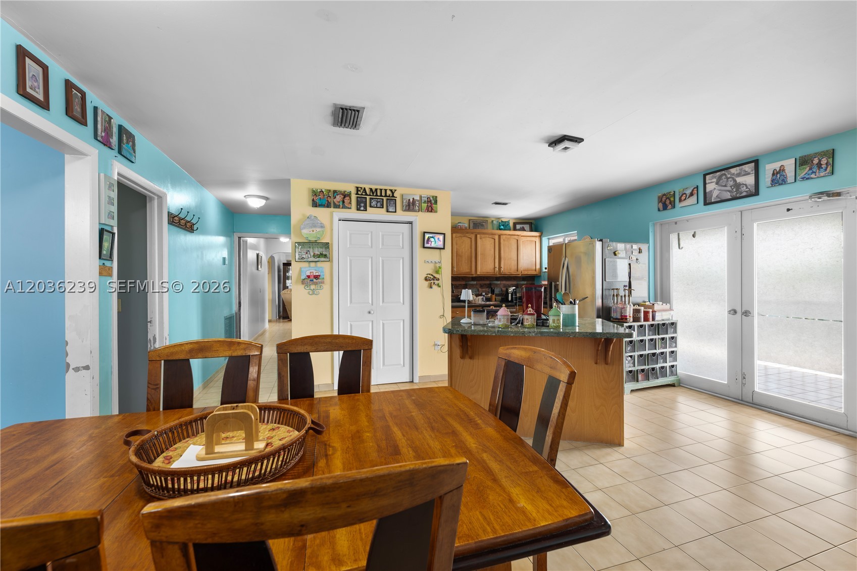 COCO PLUM BEACH - Residential