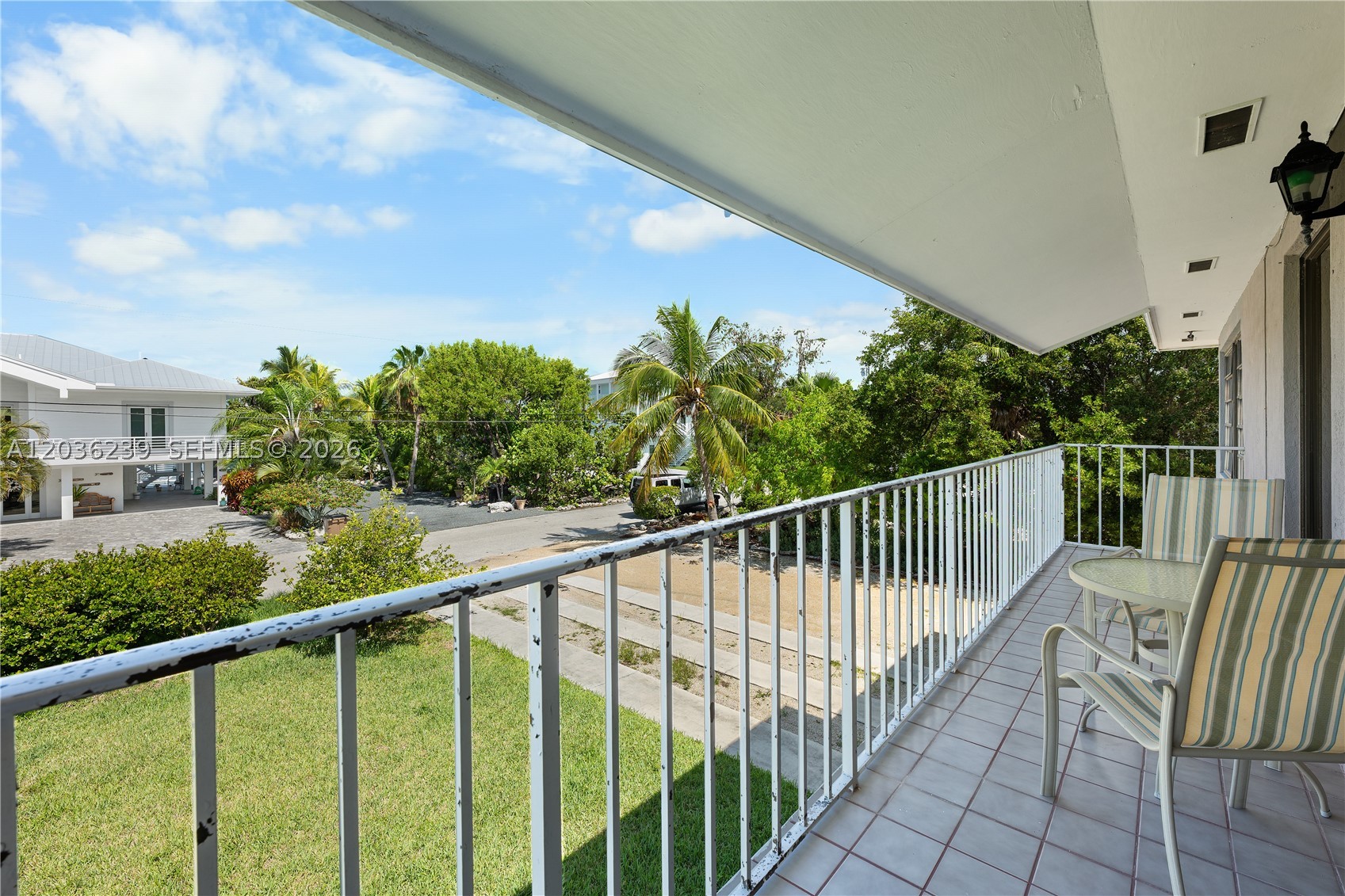 COCO PLUM BEACH - Residential