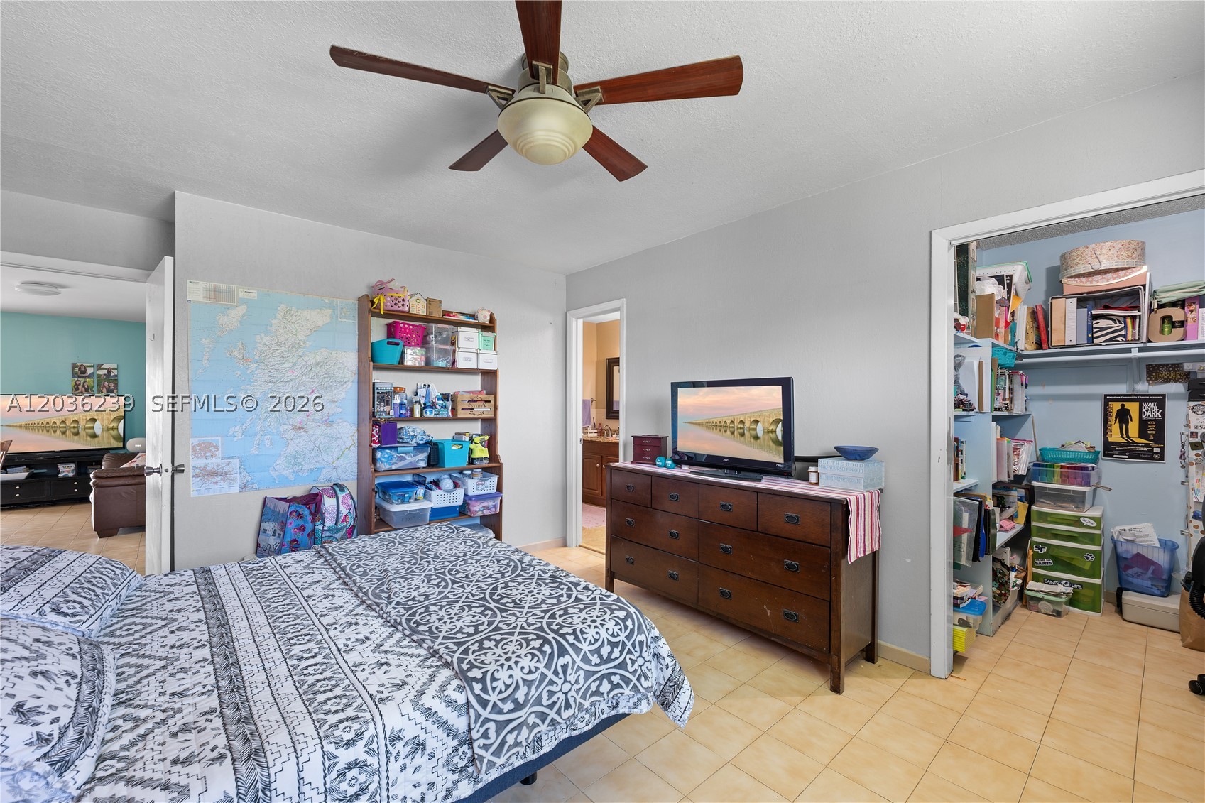 COCO PLUM BEACH - Residential