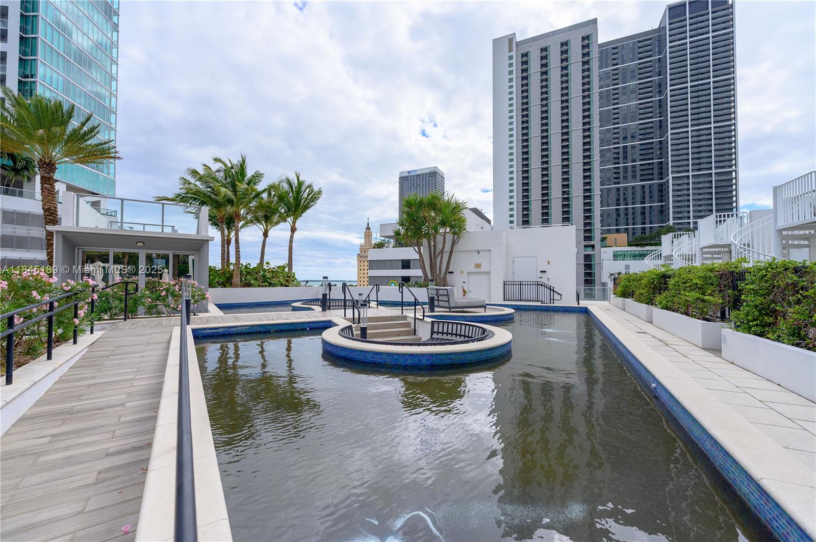 PARAMOUNT MIAMI WORLDCENT - Residential
