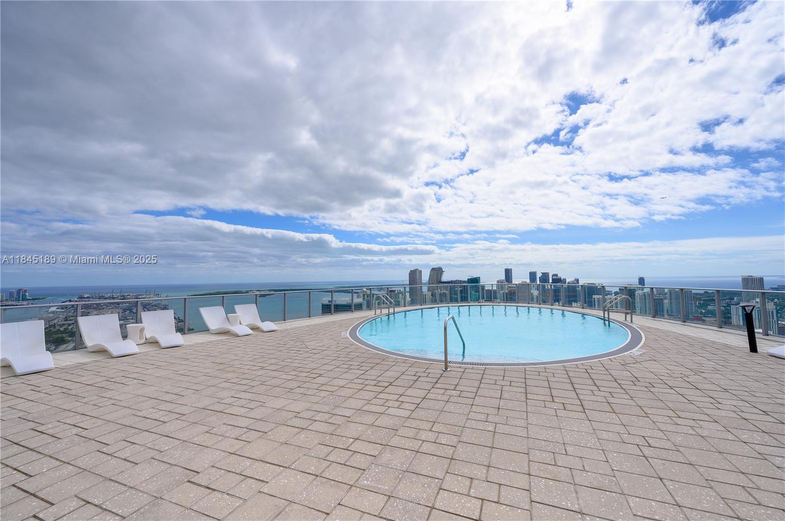 PARAMOUNT MIAMI WORLDCENT - Residential